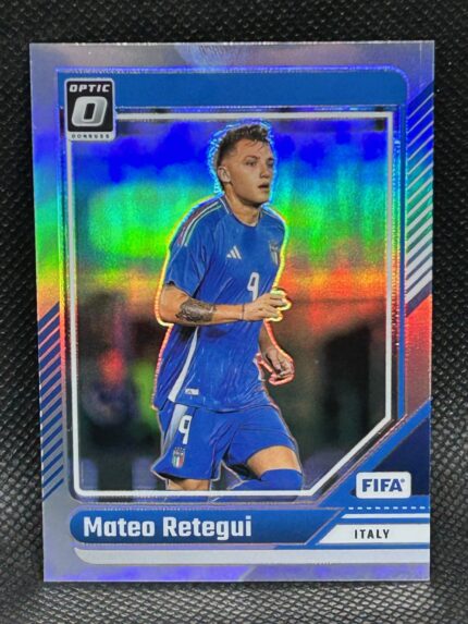 Mateo Retegui 24-25 Donruss Base No 17 Holo Prizm Italia